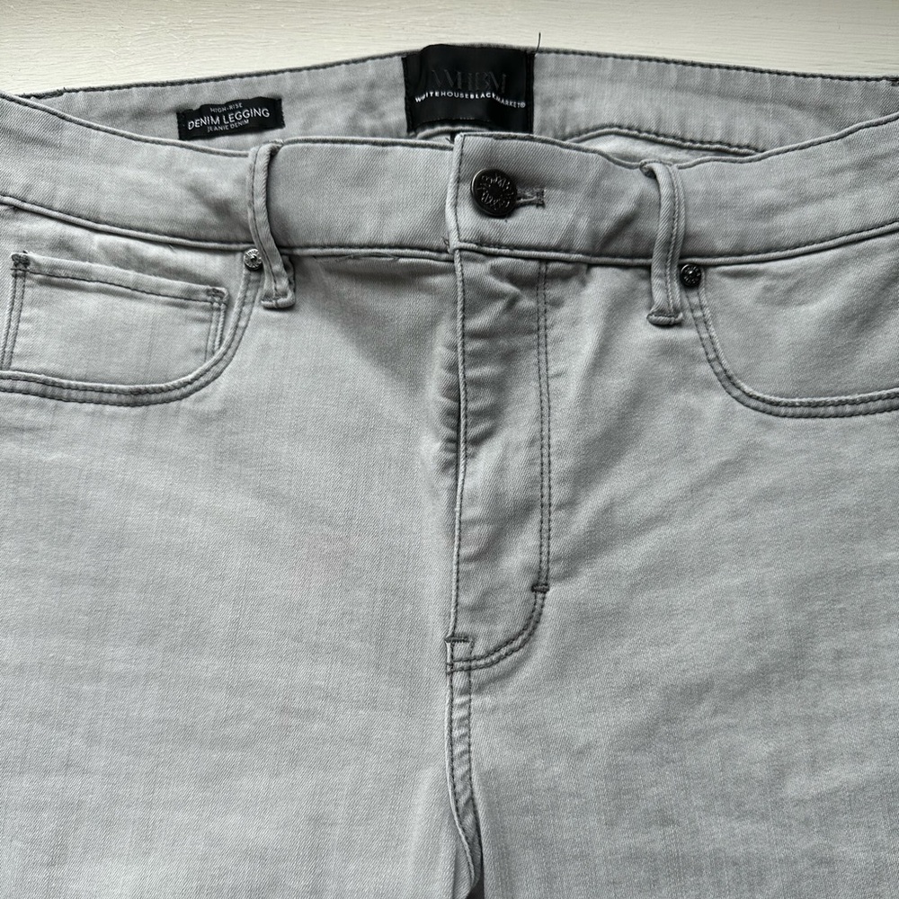 WHBM High Rise Jeanie Denim Jegging in grey